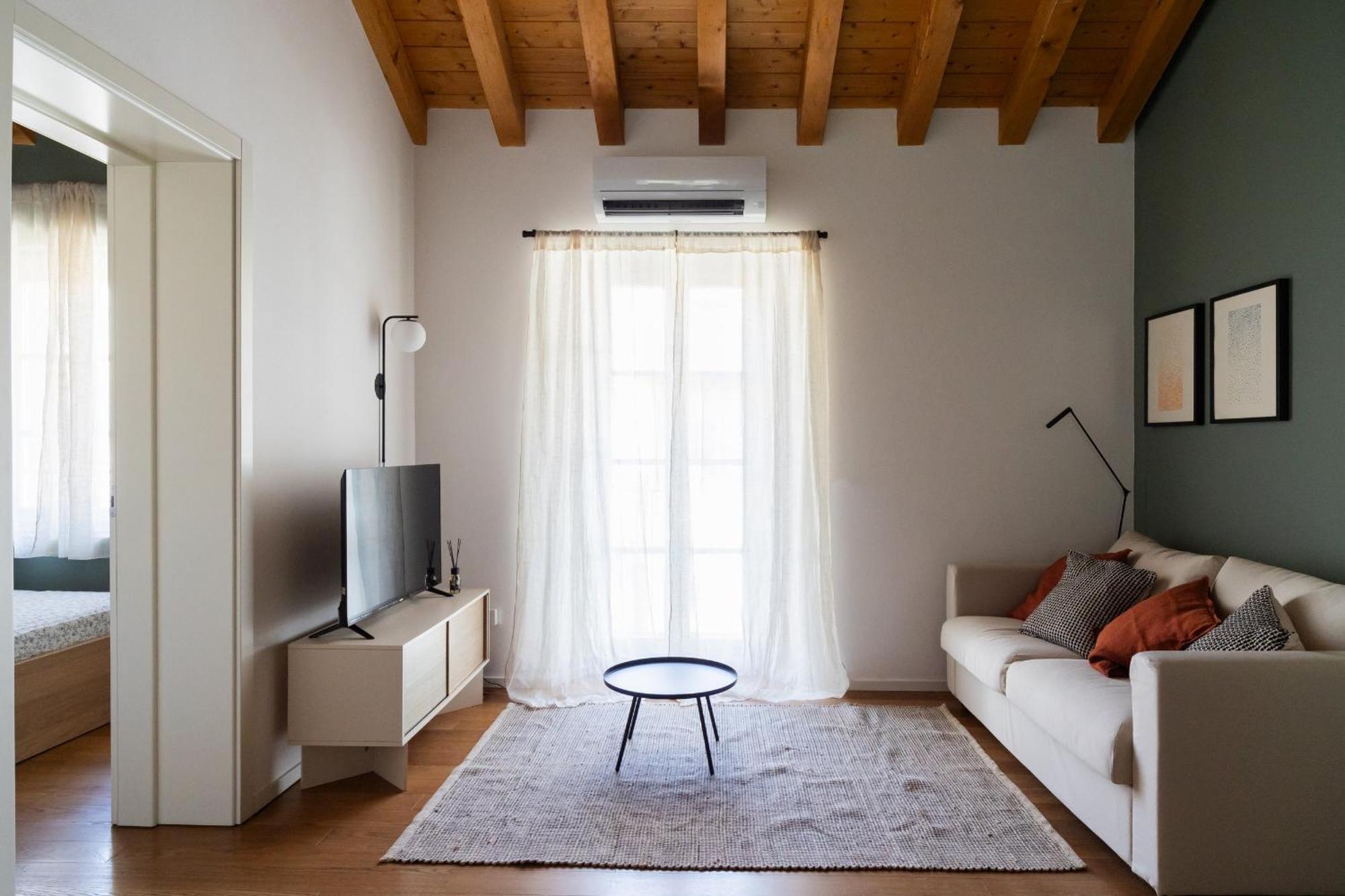 Double Private Parking, 2 Bedrooms & 2 Bathrooms - Elegant Apartment In Old Town Udine Extérieur photo